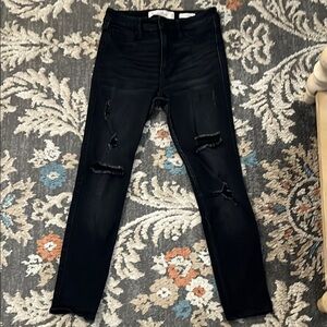 Stylish Black Distressed Jeans